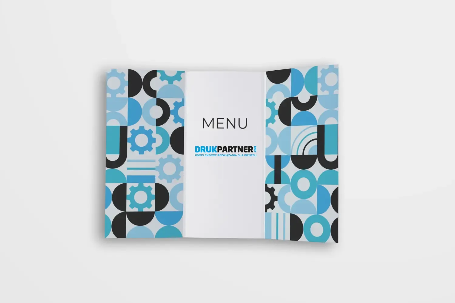 Menu składane w formacie DL z trójłamowym zgięciem, otwarte, z kolorowym nadrukiem na okładce i białym panelem środkowym.